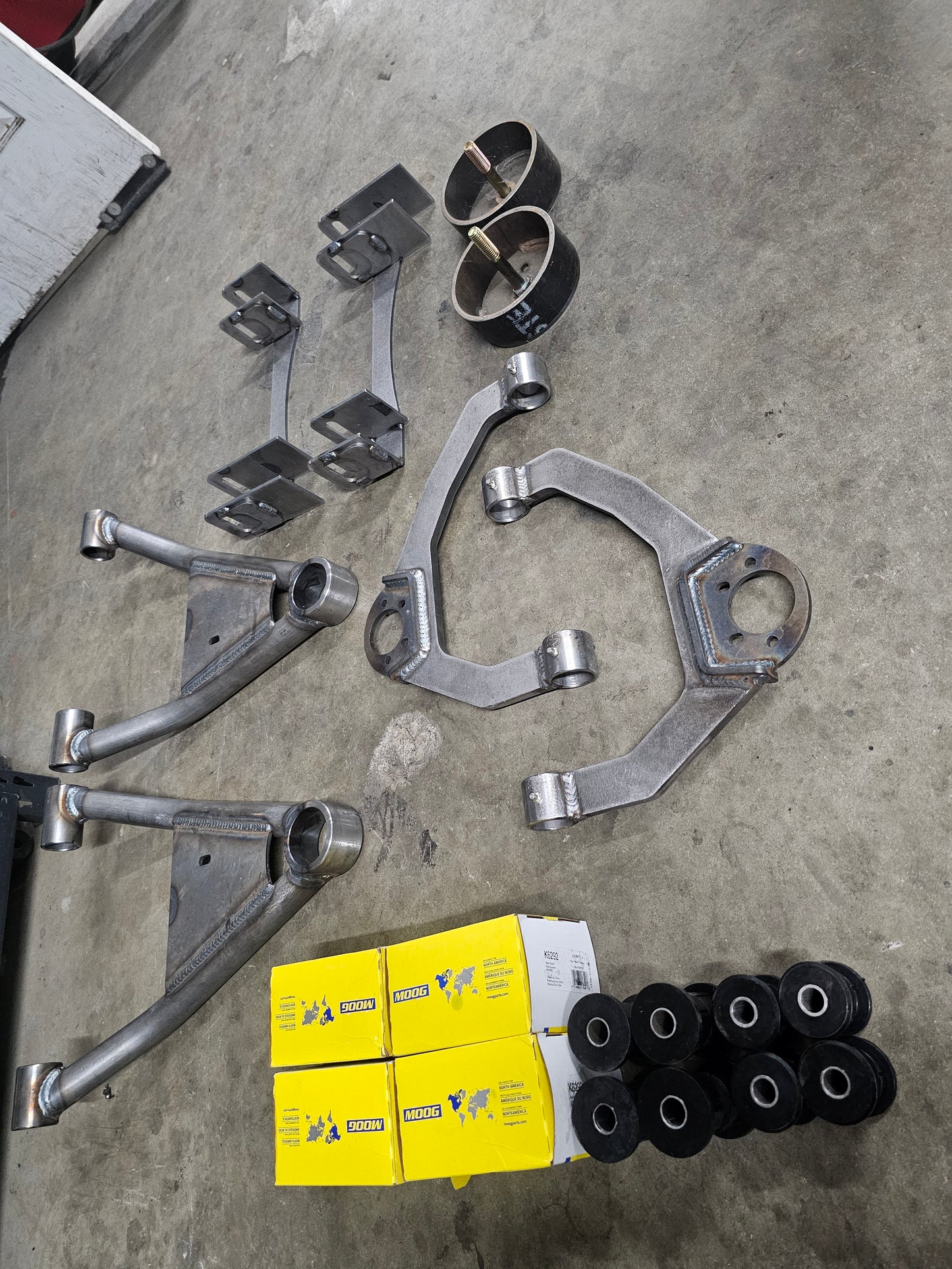 88-98 Chevy/GMC c1500 2wd front control arm kit (airbags)